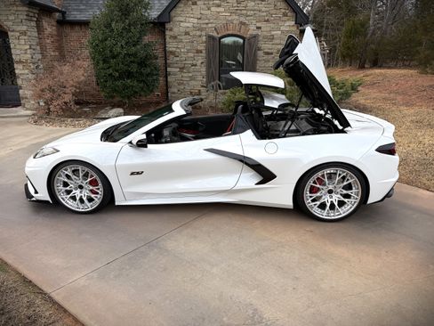 Used 2023 Chevrolet Corvette Premium Conv w/ 3LT image 35