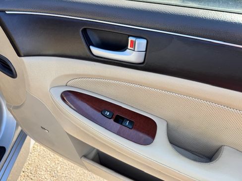 Used 2012 Hyundai Genesis 4.6 image 15