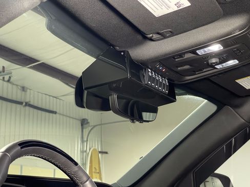 Used 2023 Cadillac Escalade Platinum Luxury image 30