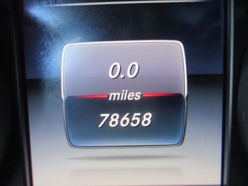 Used 2016 Mercedes-Benz C 300 Sport image 3