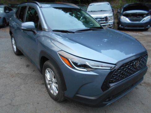 Used 2023 Toyota Corolla Cross AWD LE image 1