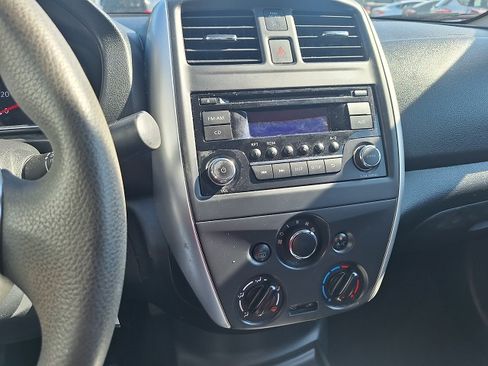 Used 2016 Nissan Versa SV image 8