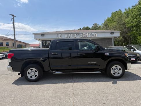 Used 2010 Toyota Tundra 4x4 CrewMax image 1