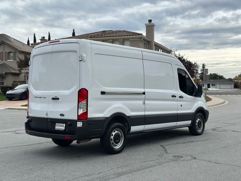 Used 2017 Ford Transit 250 image 8