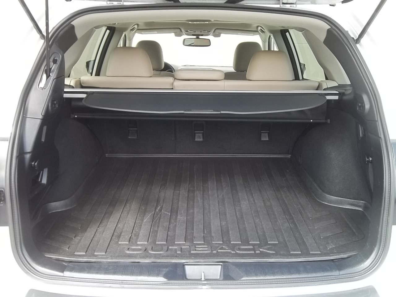 Used 2015 Subaru Outback 3.6R Limited AWD/4WD image 11