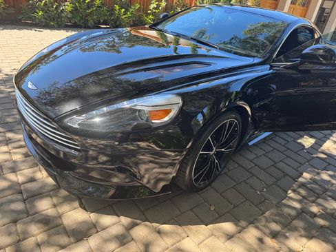 Used 2014 Aston Martin Vanquish Coupe RWD image 10