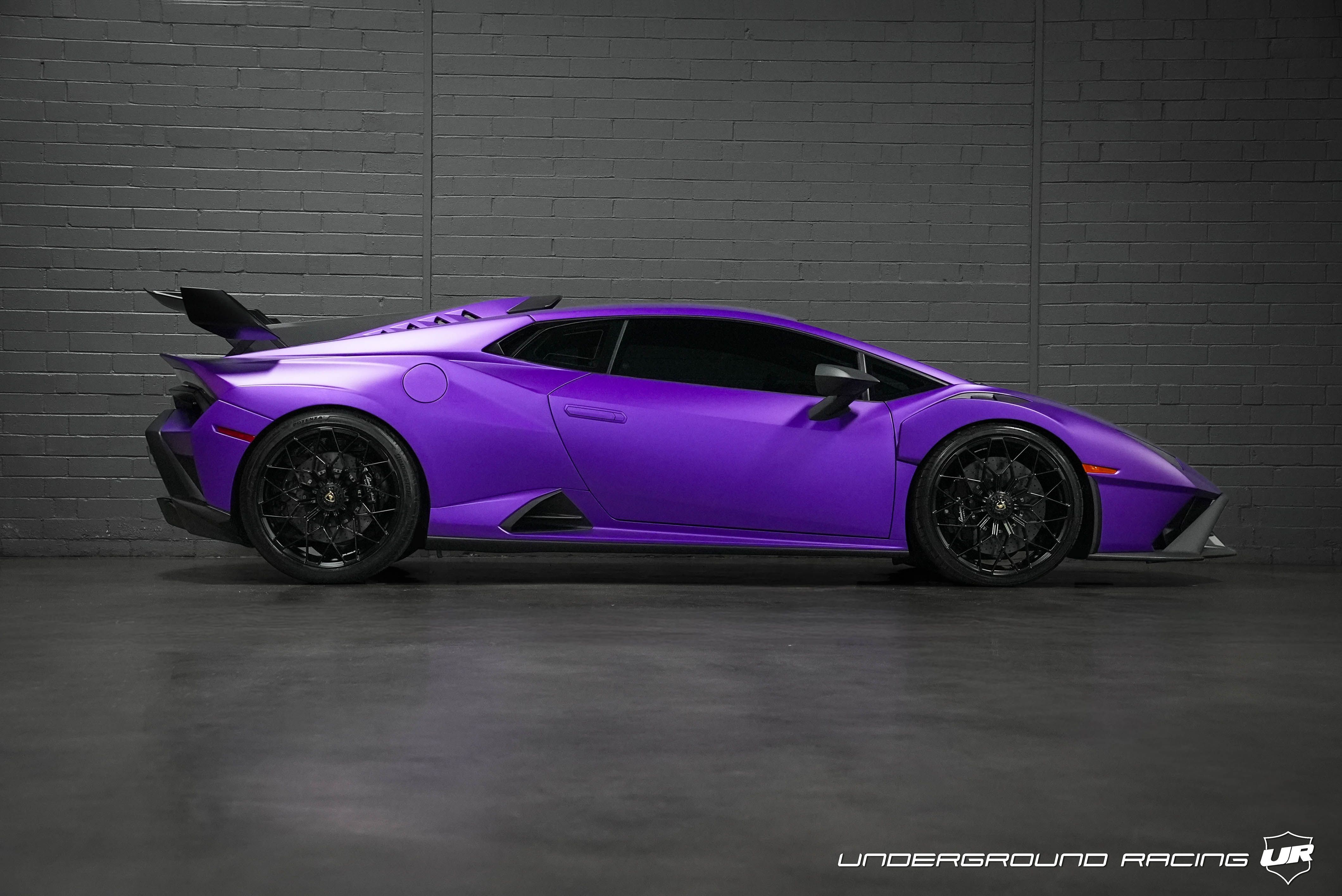 Used 2022 Lamborghini Huracan STO Coupe RWD image 1