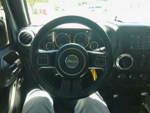 Used 2015 Jeep Wrangler 4WD Unlimited Sahara image 53