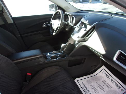 Used 2015 Chevrolet Equinox LS image 4