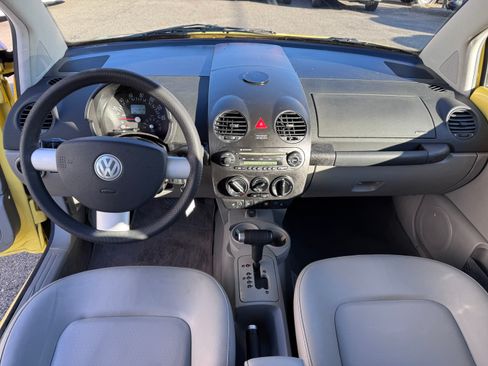 Used 2005 Volkswagen Beetle GLS image 11