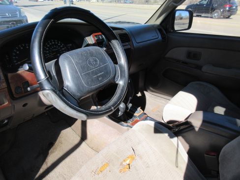 Used 1996 Toyota 4Runner SR5 image 3