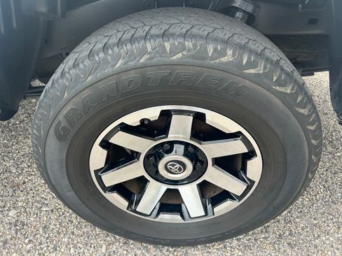 Used 2019 Toyota Tacoma 2WD Access Cab image 14