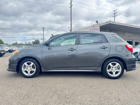 Used 2009 Toyota Matrix S FWD image 4