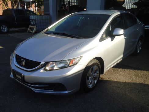 Used 2013 Honda Civic LX image 2