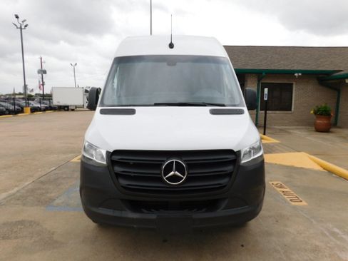 Used 2021 Mercedes-Benz Sprinter 2500 170 Cargo image 3