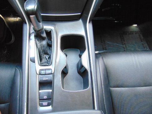 Used 2021 Honda Accord Sport image 19