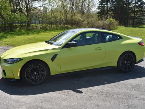 Used 2022 BMW M4 xDrive Competition Coupe AWD/4WD image 4