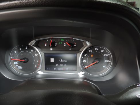 Used 2021 GMC Acadia SLT image 44