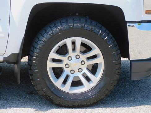 Used 2017 Chevrolet Silverado 1500 4x4 Crew Cab LT image 14
