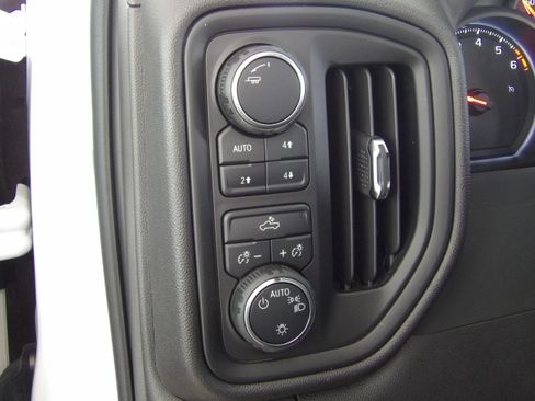 Used 2024 Chevrolet Silverado 1500 Custom Trail Boss image 27