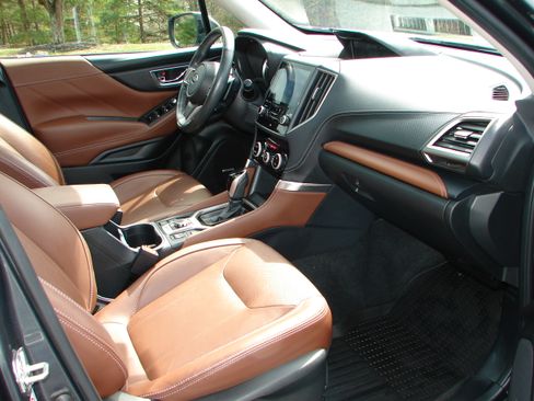 Used 2020 Subaru Forester Touring image 10