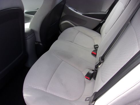 Used 2014 Hyundai Accent SE image 8