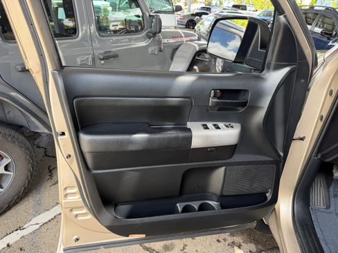 Used 2007 Toyota Tundra 4x4 CrewMax SR5 image 18