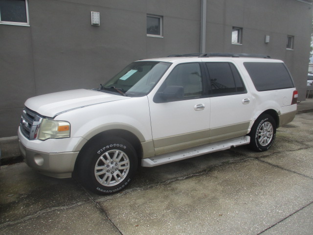 Used 2010 Ford Expedition EL 2WD image 2