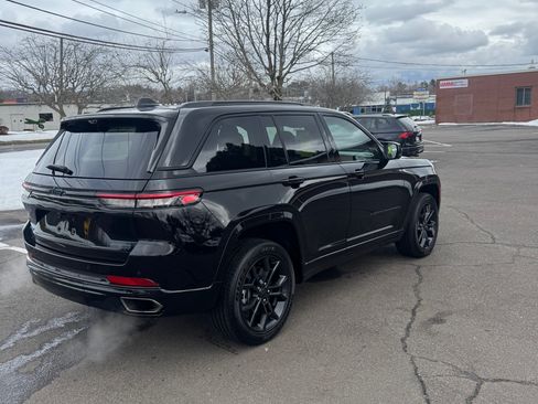 Used 2023 Jeep Grand Cherokee 30th Anniversary image 4