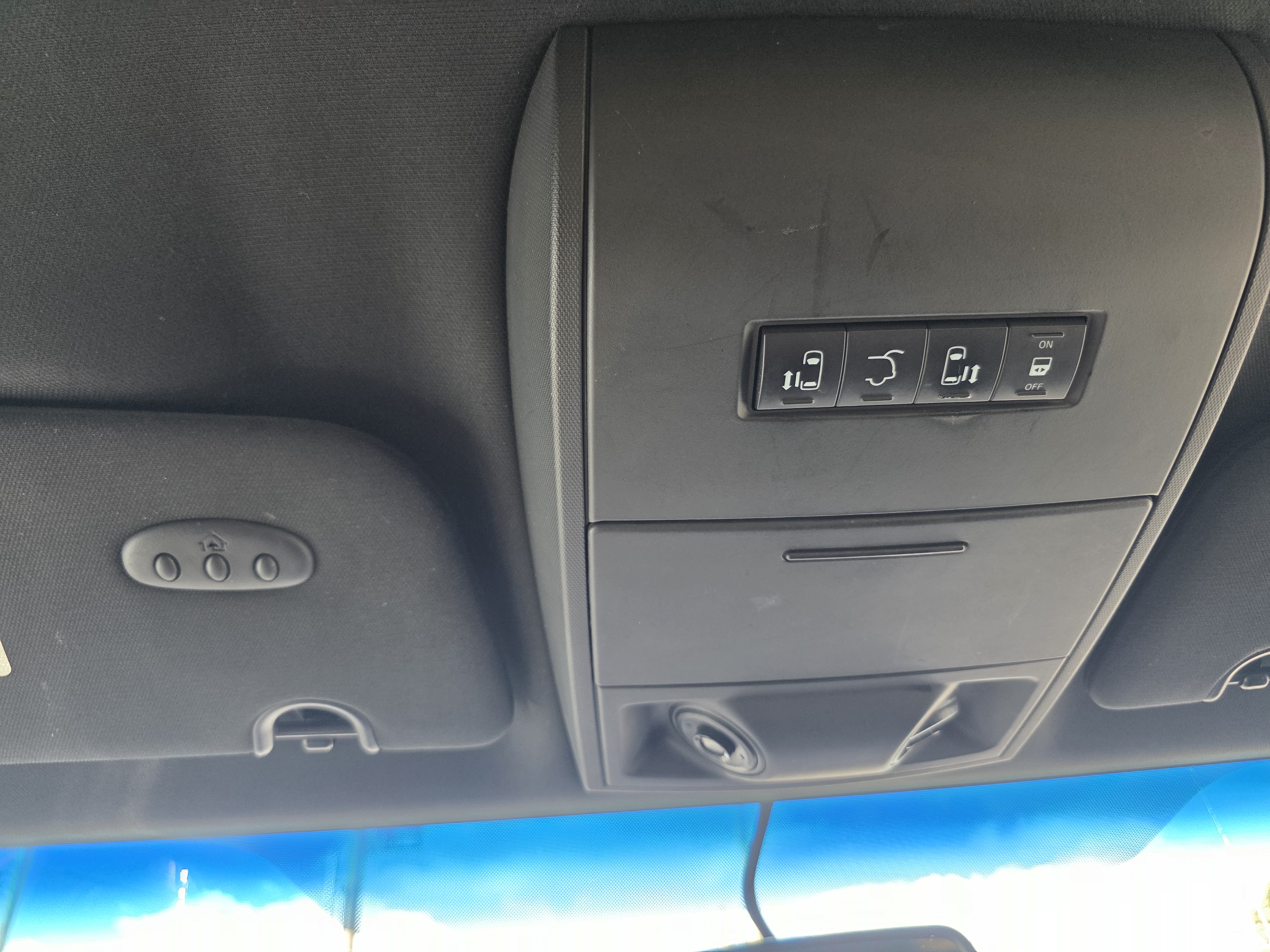 Used 2017 Dodge Grand Caravan SXT FWD image 21