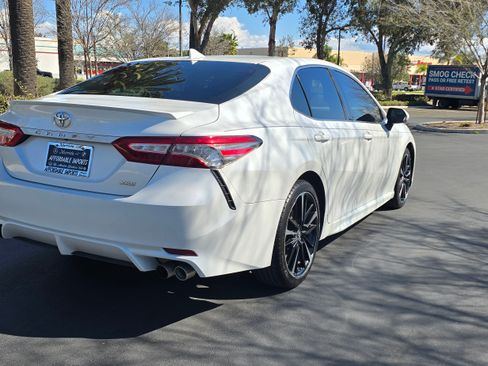 Used 2019 Toyota Camry XSE image 7