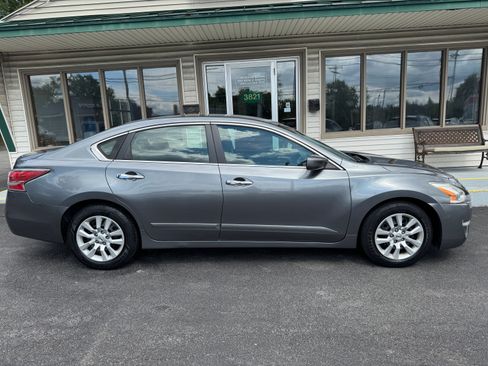 Used 2014 Nissan Altima 2.5 S FWD image 1