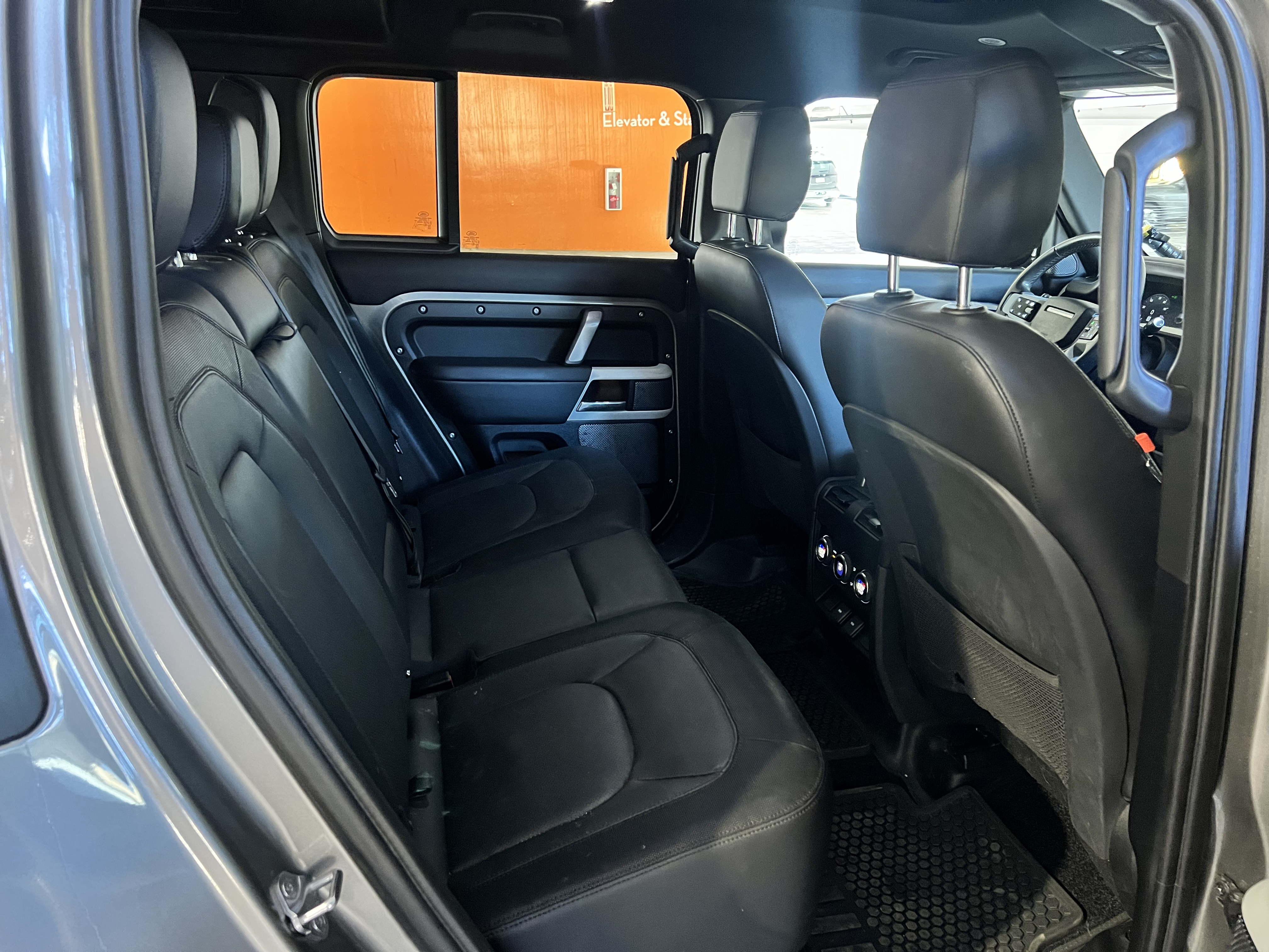 Used 2024 Land Rover Defender 110 X-Dynamic SE AWD/4WD image 19