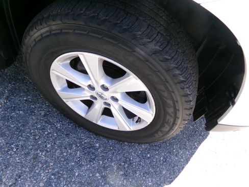 Used 2012 Toyota Highlander 4WD image 16