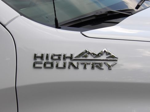 Used 2026 Chevrolet Silverado 1500 4x4 Crew Cab High Country image 14