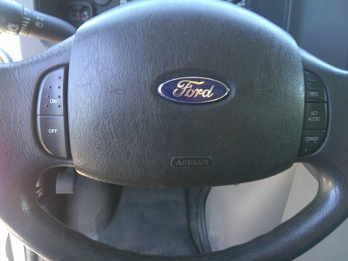 Used 2013 Ford E-250 and Econoline 250 image 12