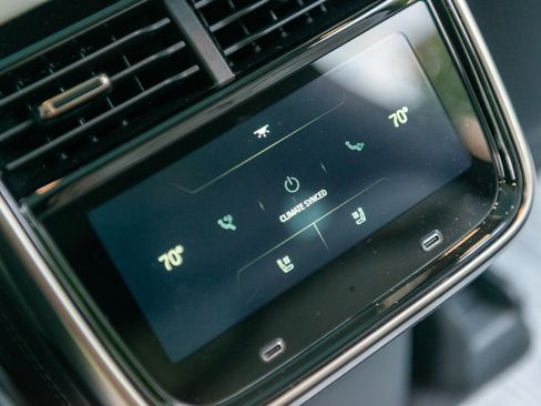 Used 2023 Rivian R1S Adventure image 29