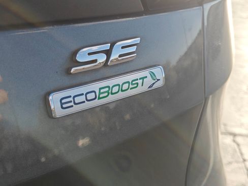 Used 2017 Ford Escape SE image 16