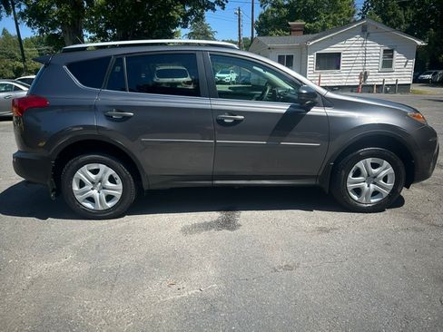 Used 2015 Toyota RAV4 AWD LE image 6