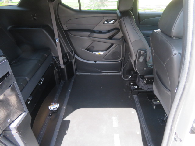 Used 2022 Chevrolet Traverse FWD RS image 19
