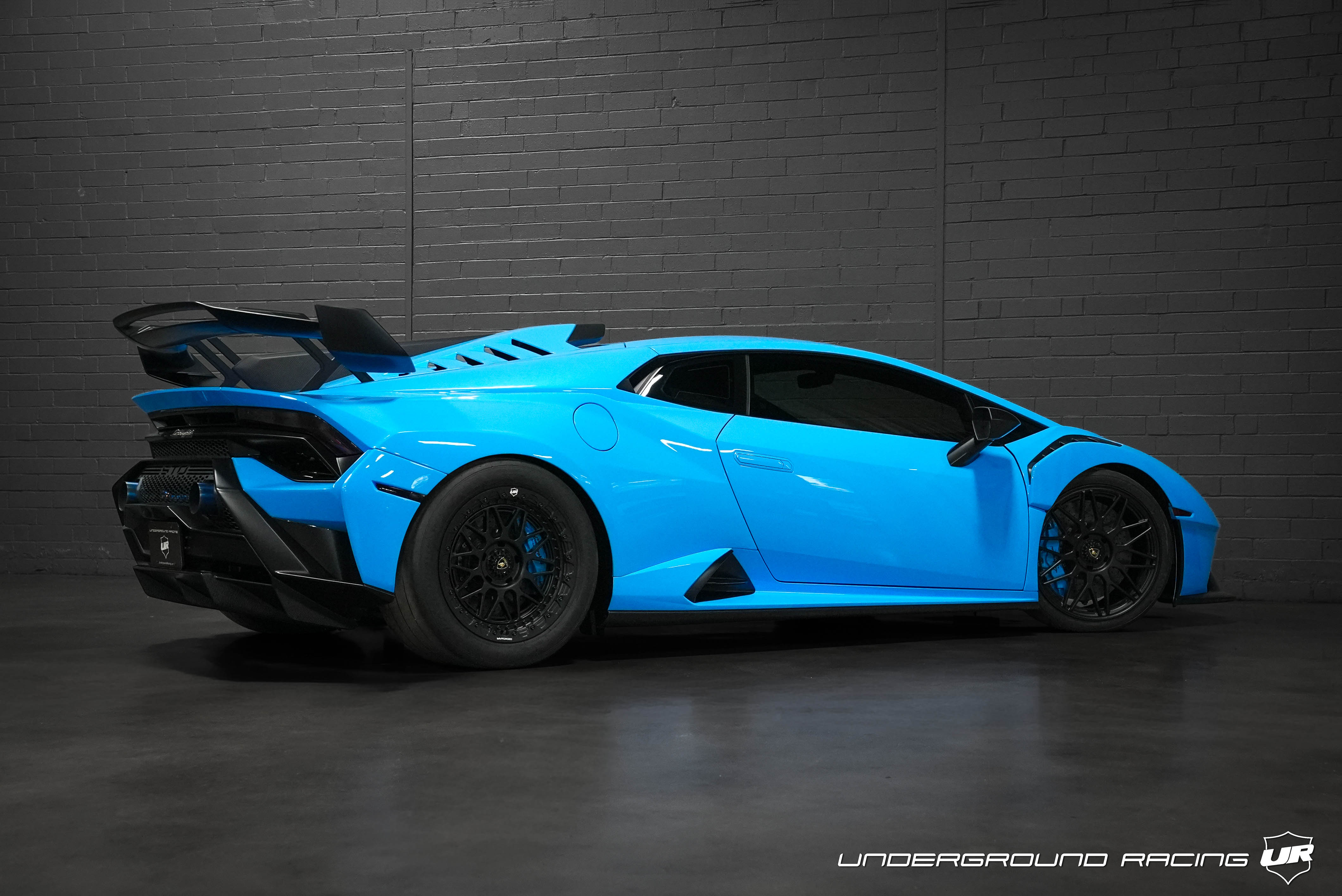 Used 2022 Lamborghini Huracan STO RWD image 1