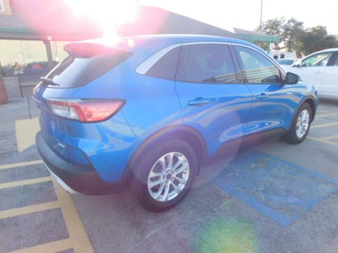 Used 2020 Ford Escape SE image 9