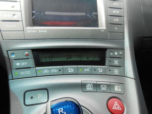 Used 2012 Toyota Prius Three image 16