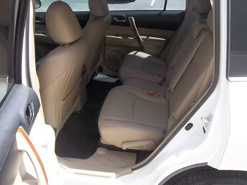 Used 2012 Toyota Highlander 4WD Limited image 25