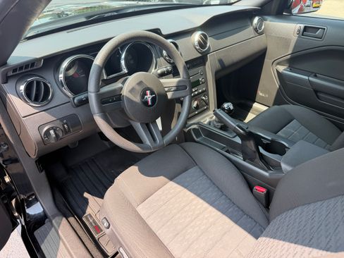 Used 2007 Ford Mustang GT Convertible RWD image 6
