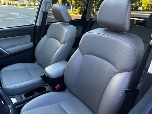 Used 2014 Subaru Forester 2.5i Limited AWD/4WD image 29
