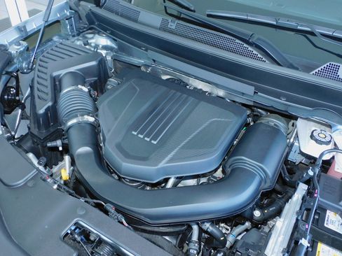 Used 2026 Chevrolet Traverse FWD LT image 14