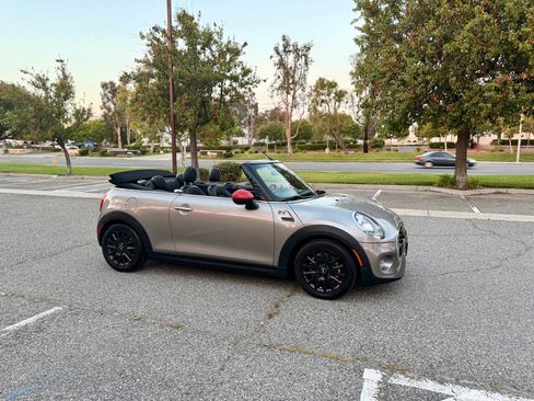 Used 2017 MINI Cooper Convertible FWD image 8