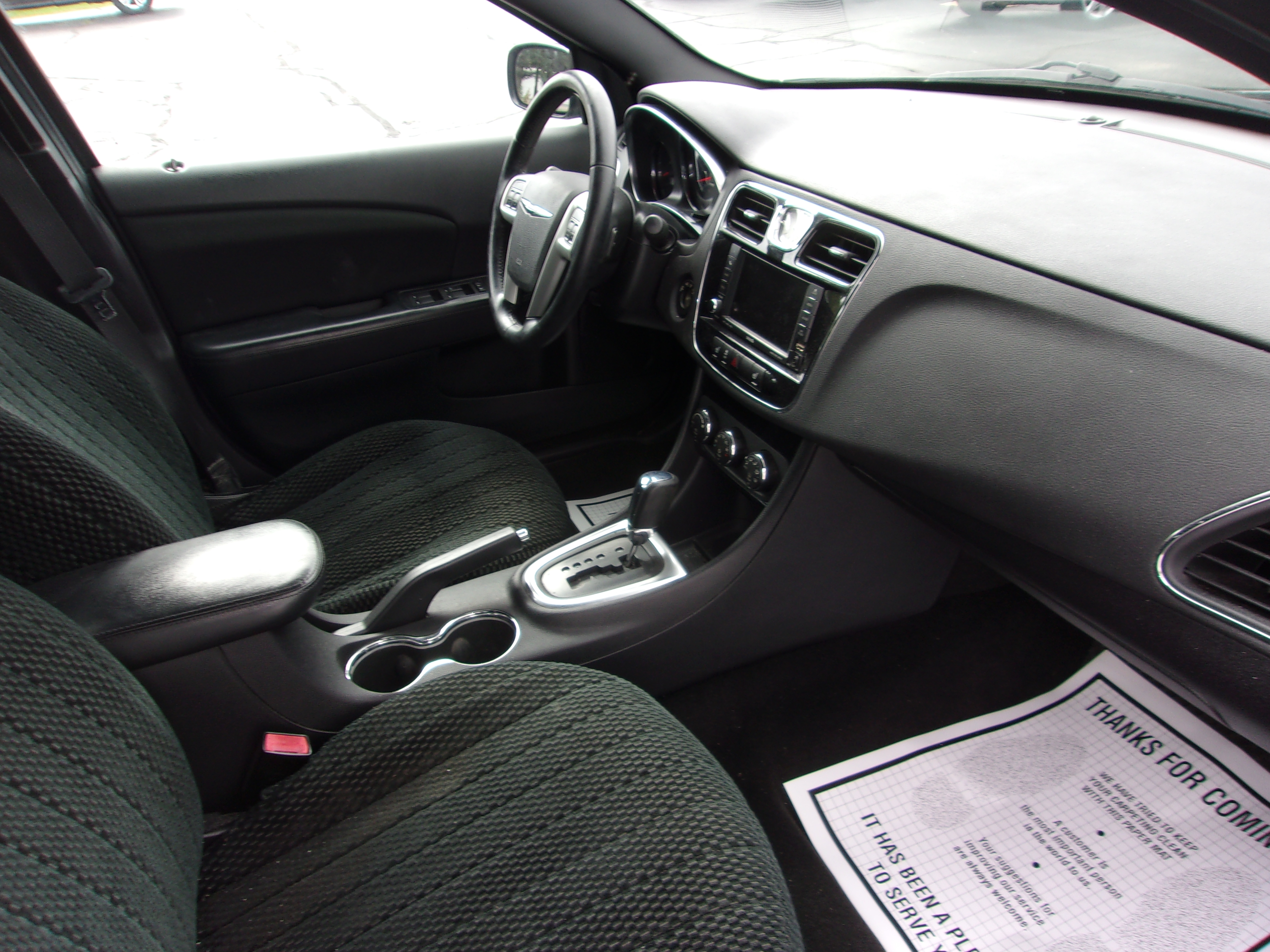 Used 2011 Chrysler 200 Touring Sedan FWD image 4