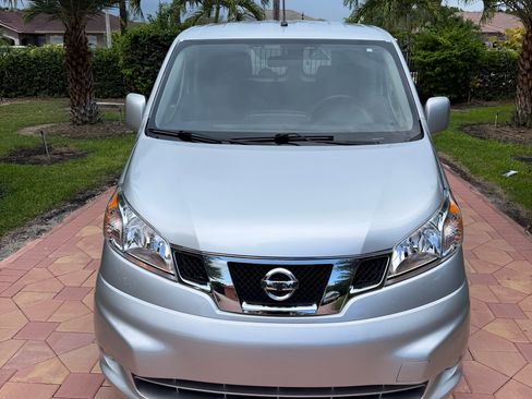 Used 2017 Nissan NV200 SV Van 4D FWD image 2